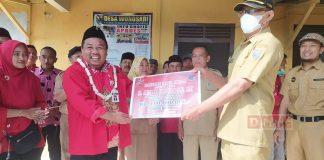 Ridwan Salurkan Bantuan untuk Pembangunan Talud Hingga Lembaga Pendidikan