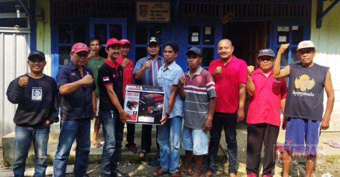 Salurkan Bantuan Genset Kepada Warga Karangkemiri, Nanang Semoga Bermanfaat