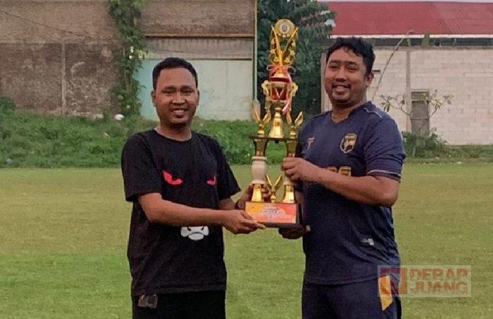 Semangat Bulan Bung Karno, Bobby Alfianto Berdayakan Klub Sepak Bola