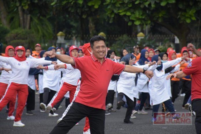 Senam Bersama Lansia, Bupati Afif Tetap Semangat dan Jangan Lupa Bahagia (2)