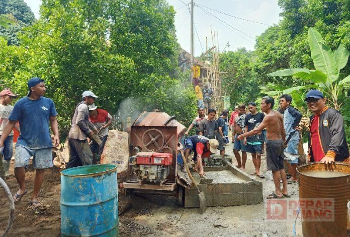 Taufiq Rizal Bersama Warga Legok Kalong Gotong Royong Ngecor Pembangunan Musholla
