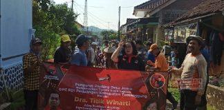 Titik Winarti Peringati Bulan Bung Karno dengan Kerja Bakti