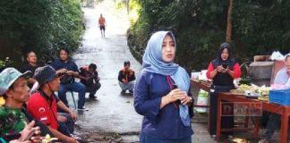 Endrianingsih Kawal Proses Pembangunan Jalan Usaha Tani