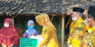 Etik Suryani Blusukan Salurkan Bantuan dari Baznas