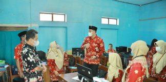 Hamenang Tinjau PPDB Online di Tiga Sekolah