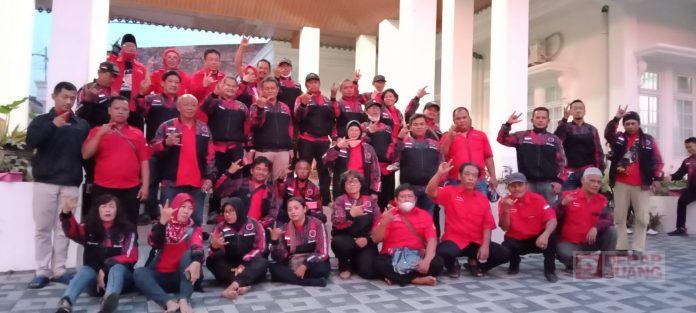 Bagikan Jaket Partai, Bung Dance Menambah Semangat Kader Dalam Melakukan Rekrutmen