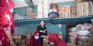 Borong Telur Asin di Brebes, Puan: Selain untuk Lauk dan Oleh-oleh, Juga Mendukung UMKM Lokal