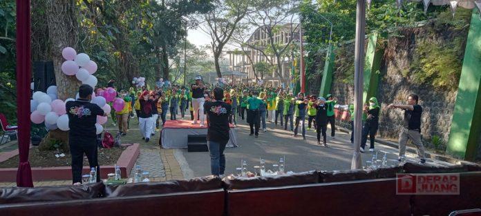 Bung Dance Ikuti Senam dan Bugar Bersama 'Eyangku Sayang'