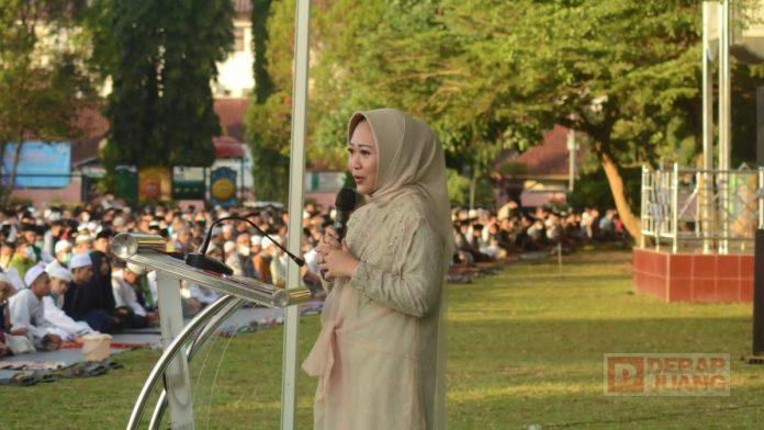 Bupati Tiwi Idul Adha Menjadi Momentum Meningkatkan Keshalehan Sosial