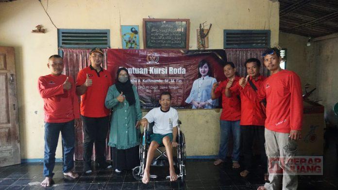 David Salurkan Bantuan Kursi Roda dari Mbak Casytha