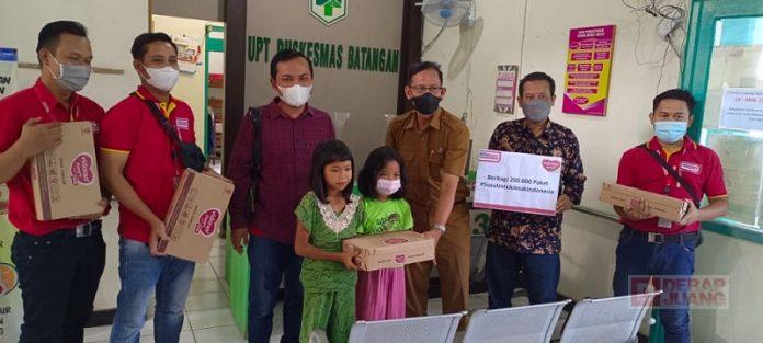 Entaskan Stunting, Moch Adhi Pamungkas Salurkan Bantuan Susu
