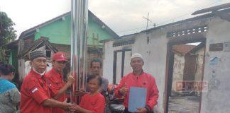 Kepedulian Kader Banteng Kepada Korban Kebakaran di Sokaraja Kulon