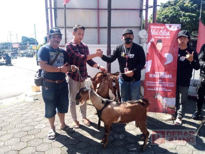 Momentum Idul Adha, PDI Perjuangan Salatiga Sembelih Hewan Kurban