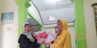 Semarakkan HUT Kota Salatiga ke-1272, Novi Serahkan Umbul-umbul di Kelurahan Gedongan