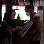 Terima BSPS, Warga Sirau Sampaikan Terimakasih Kepada Bupati Tiwi