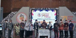 Mbak Yuni Ajak Bidan Turunkan AKI/AKB dalam HUT IBI Ke-71