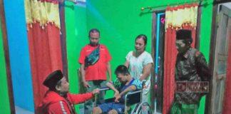 Kembali, Ridwan Salurkan Bantuan Kursi Roda untuk Warga Binangun