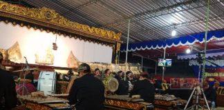 Muh Hasyim Hadirkan Wayang Kulit dalam Acara Bersih Dusun