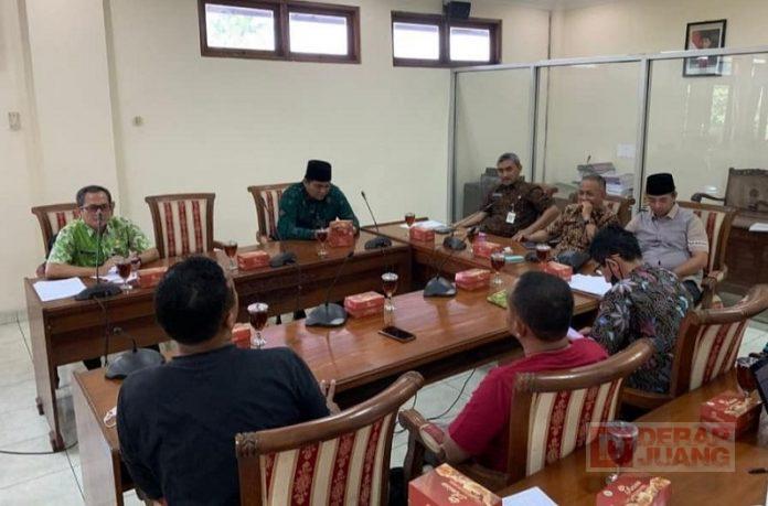 Aa Ipunk Terima Audiensi Peternak Budidaya Madu Klanceng