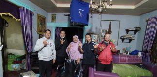 Bagas Bachtiar Salurkan Kursi Roda Bantuan dari Mbak Casytha