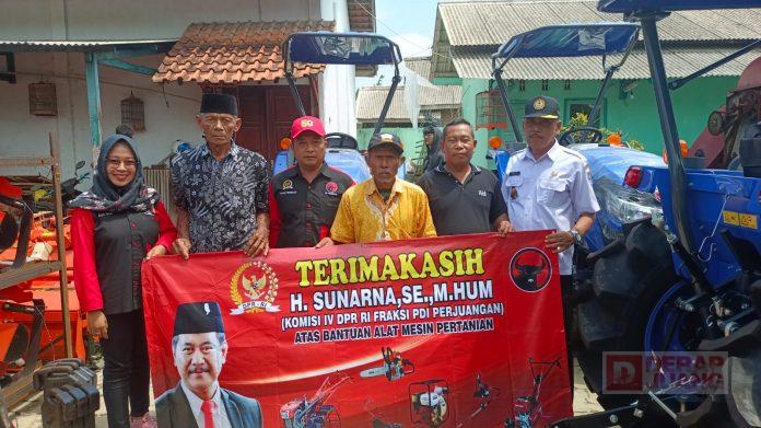 Bagikan Alsintan Kepada Petani Cilacap, Sunarna Ingin Hasil Tani Meningkat