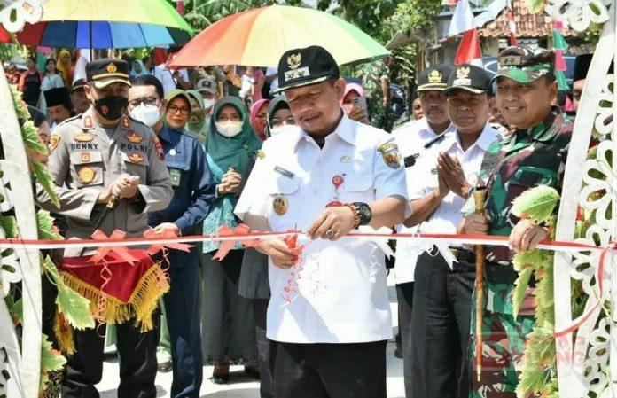 Bambang Tutup TMMD Sengkuyung di Desa Mangin Karangrayung