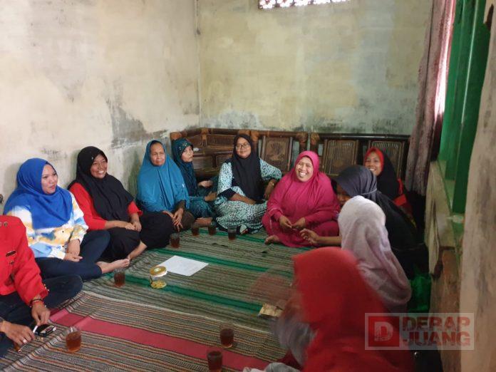 Berharap Miliki Wakil Rakyat, Ibu-ibu PKK Desa Pliken Gelar Doa Bersama(3)