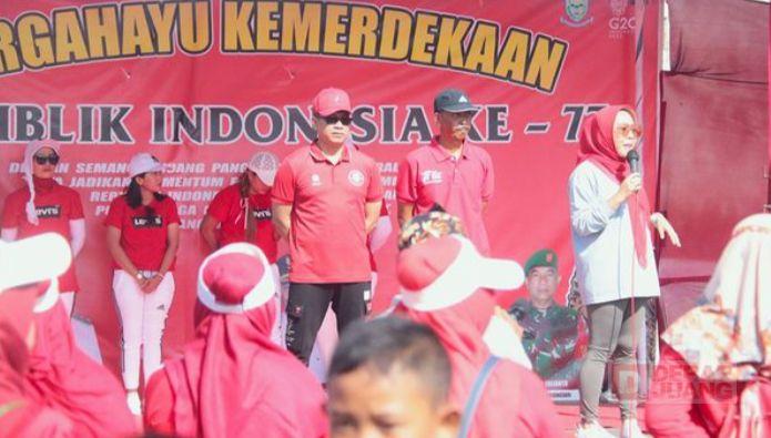Bersama Bambang Irawan, Bupati Tiwi Ajak Warga Senam SICITA