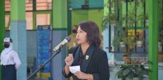 Bumikan Pancasila, Dwi Indah Widowati Jadi Pembina Upacara di SMP N 9 Salatiga