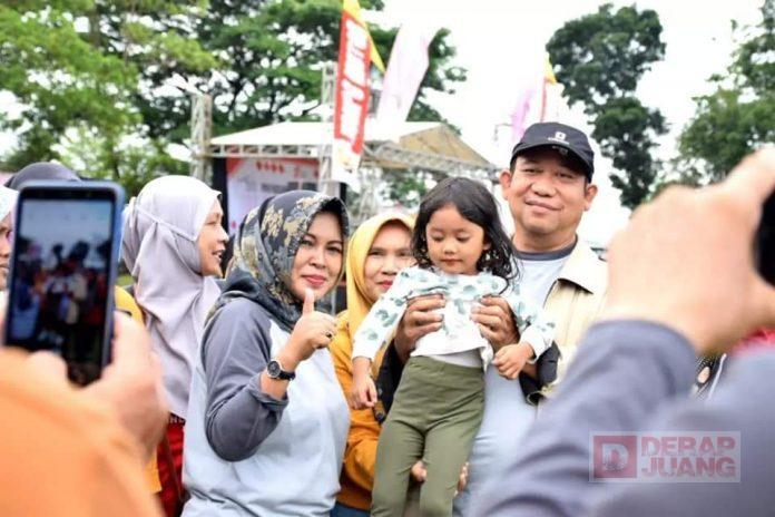 Bupati Husein Senam dan Jalan Sehat Bersama PKH Ajibarang