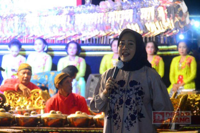 Bupati Tiwi Hadiri Peresmian BUMDes Desa Pandansari(2)