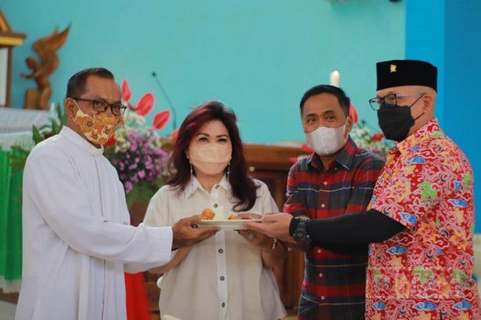 Evita Gelontorkan 300 Juta Bantu Pembangunan Gereja di Gubug