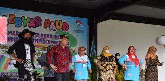 Gebyar Paud, Bupati Husein Menari Bersama Ratusan Anak