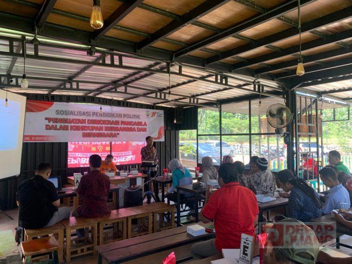 Gelar Pendidikan Politik, Junarso Mari Jadi Pejuang Demokrasi