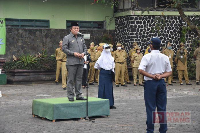 Jadi Pembina Upacara, Bung Dance Lulusan SMP N 1 Salatiga Harus Kokohkan Nilai Pancasila