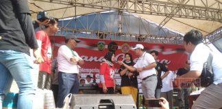 Jalan Sehat Bersama Warga Pecangaan, Aa Ipunk Berikan Bantuan Peralatan Olahraga