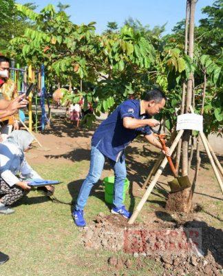 Melalui Penghargaan Kepedulian, Mas Hendi Dorong Dukungan Perbaikan Lingkungan