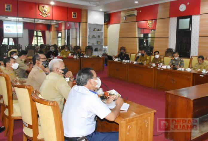 Pimpin Rapat PMK, Sri Sumarni Perketat Kendaraan Keluar Masuk Grobogan Bawa Hewan