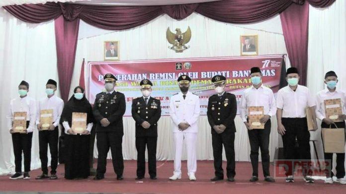 Sadewo Tri Lastiono Serahkan Remisi Kepada 695 Napi