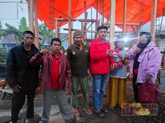 Salurkan Bantuan Beras dari Mbak Puan, Dwi Setiawan Bentuk Peduli Nyata PDI Perjuangan