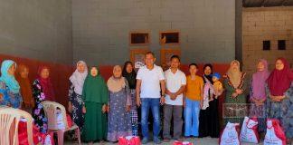 Serahkan Bansos dan Tinjau SD, Giat Sosial Junarso Kepada Masyarakat