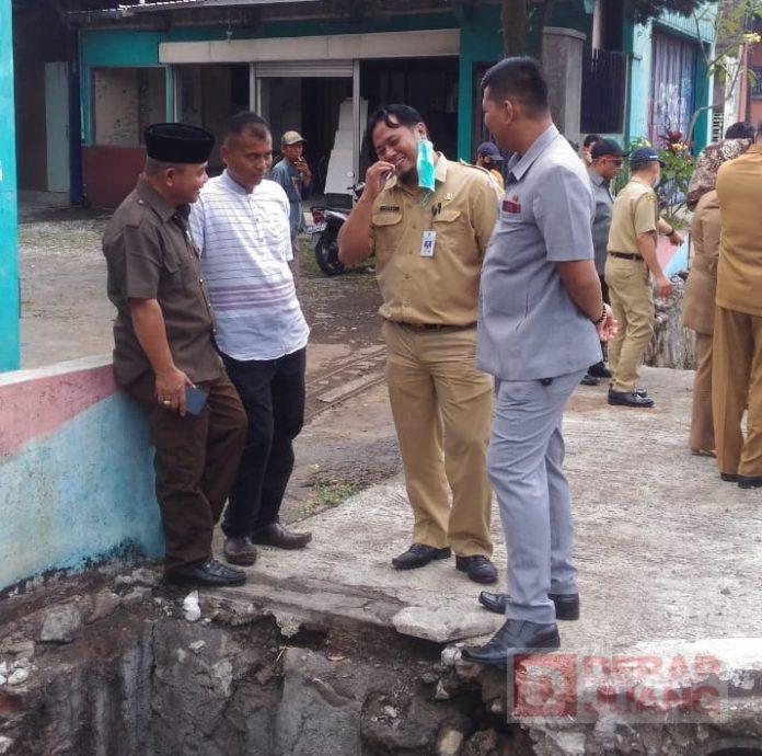 Sidak Trotoar dan Gorong-gorong, Fraksi PDI Perjuangan Minta Pembangunan Segera Diselesaikan