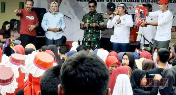 Sri Ruwiyati Ajak Masyarakat Desa Bondolharjo Tingkatkan Kegotong Royongan