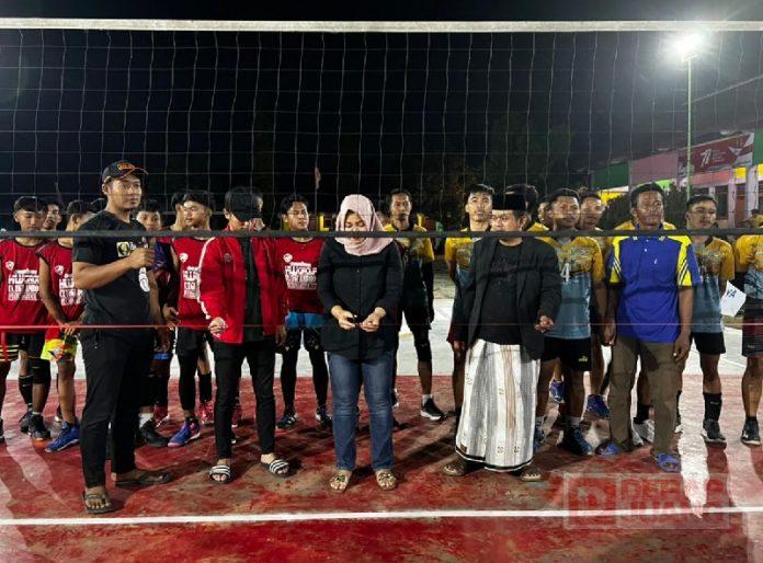 Tatiek Buka Turnamen Bola Voli Banteng Muda Merak Cup