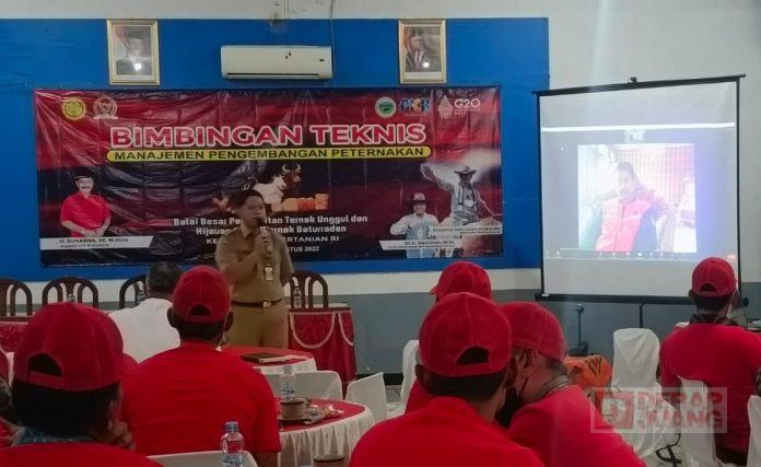 Upaya Tingkatkan Kualitas Ternak, Sunarna Gelar Bimtek Bersama Peternak Cilacap
