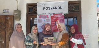 Cegah Stunting, Lina Agustina Bagikan Biskuit untuk Balita dan Ibu Hamil