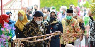 Sri Mulyani Hadiri Penyerahan Bantuan ‘Desa Dampingan’