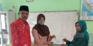 Sutarno Bagikan Bantuan PIP dari Mbak Puan di Segaran