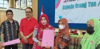 Kadarwati Salurkan Beasiswa PIP Aspirasi dari Mbak Puan