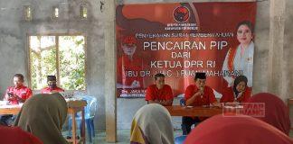 Jaka Hartana Serahkan Beasiswa PIP Aspirasi Mbak Puan